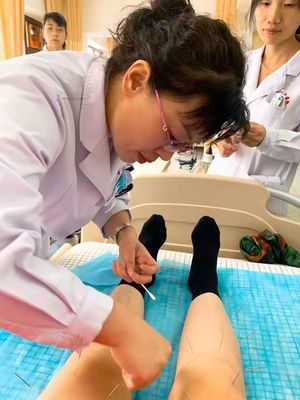 【晋医堂】人老腿先衰 外邪侵袭专挑体虚者